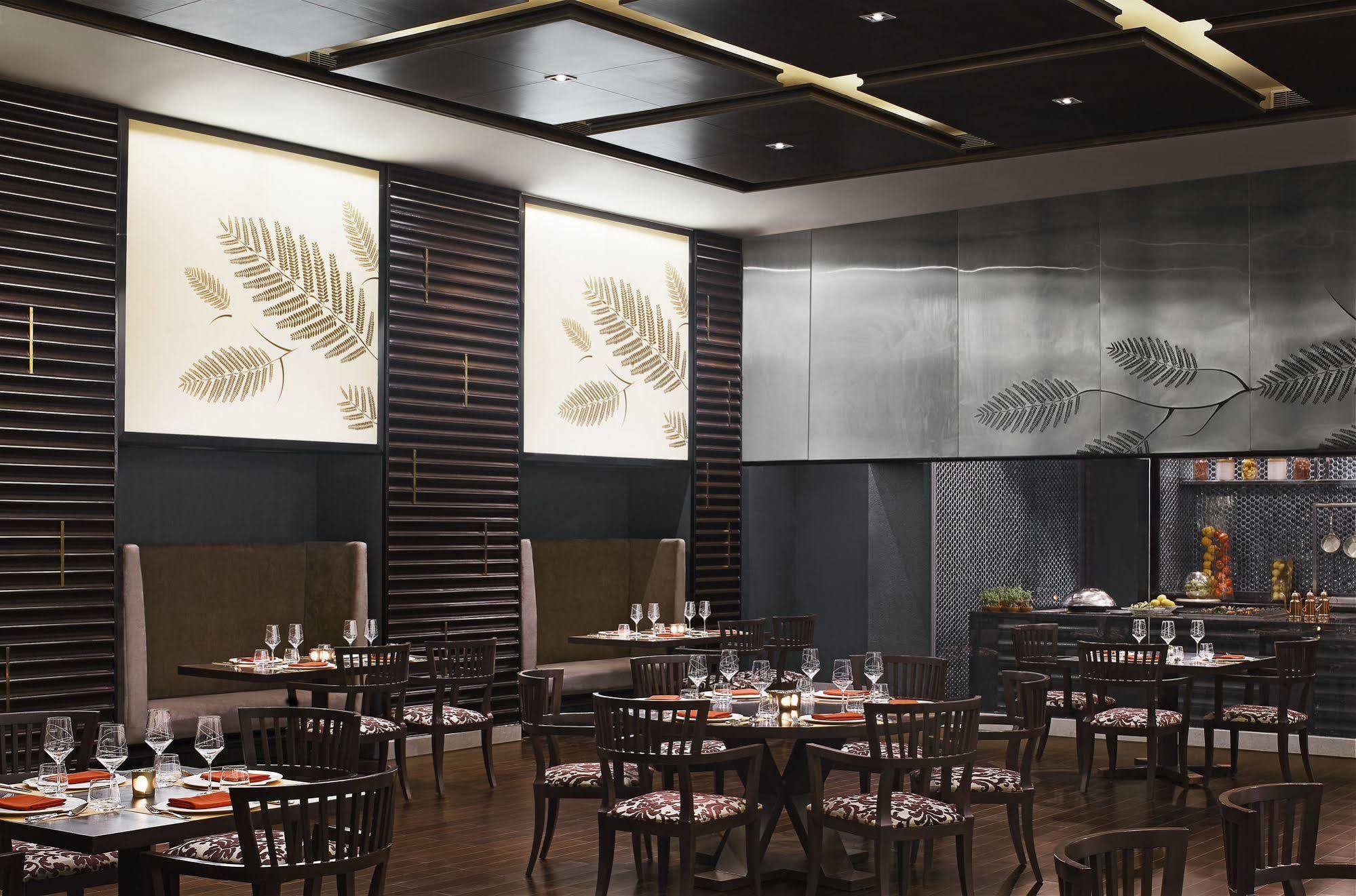 ทัช บังกะลอร์ Hotel Devanahalli ภายนอก รูปภาพ Interior of a PF Chang's