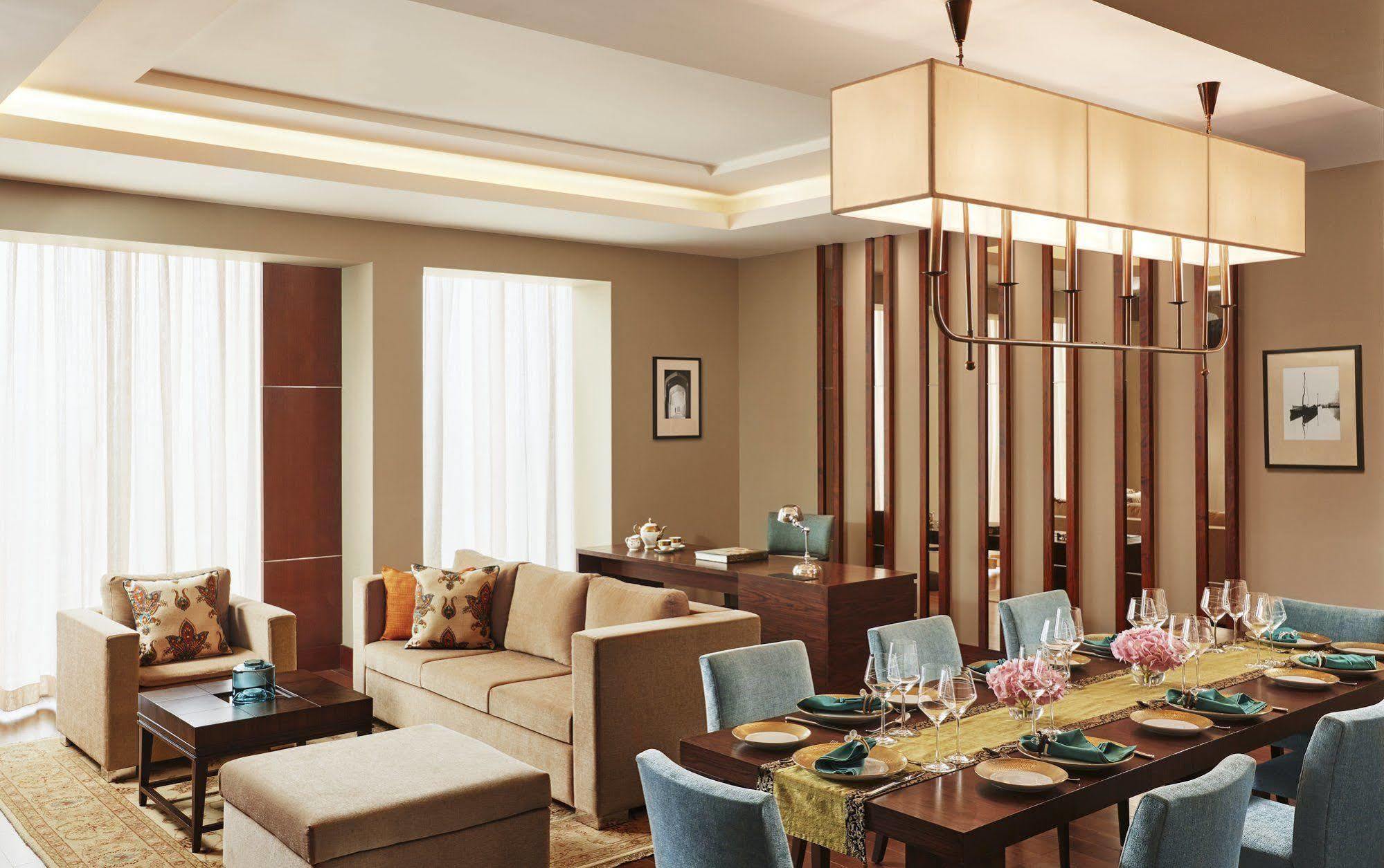 ทัช บังกะลอร์ Hotel Devanahalli ภายนอก รูปภาพ A living room in a typical apartment