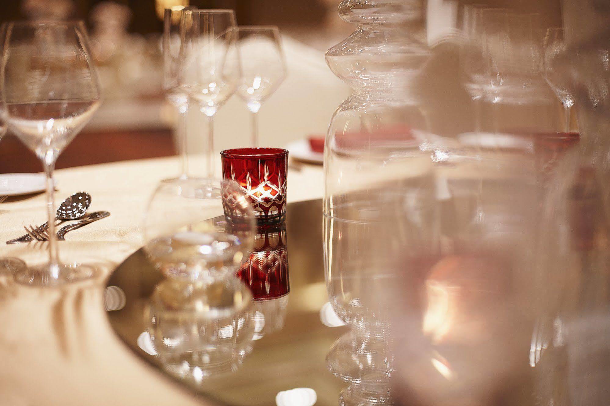 ทัช บังกะลอร์ Hotel Devanahalli ภายนอก รูปภาพ A table at the restaurant